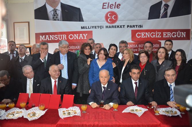 MHP LİDERi DEVLET BAHÇELİ AKHİSARLILAR İLE BULUŞTU